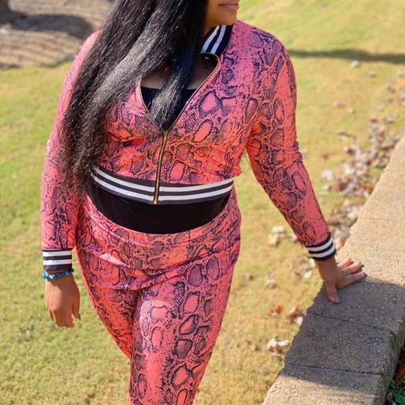 Track suit - Picture 2 of 3